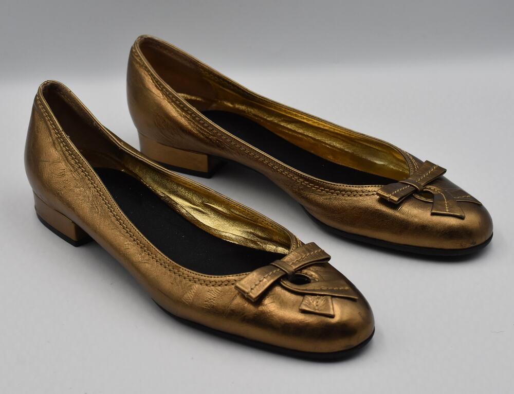 Claudia Ciuti Bronze Metallic Leather Loafer Flats, Size 9.5